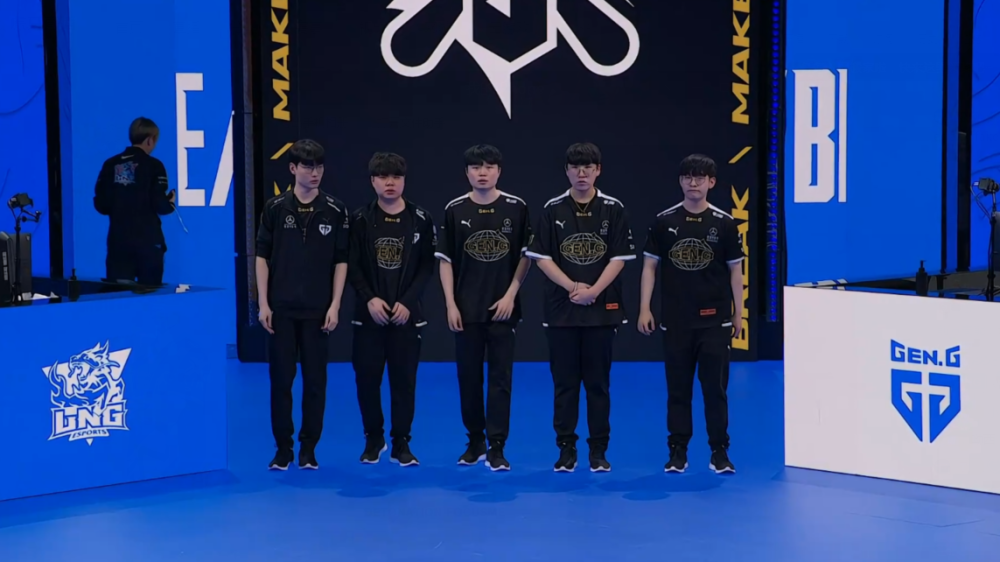 守和快速反 守和快速反