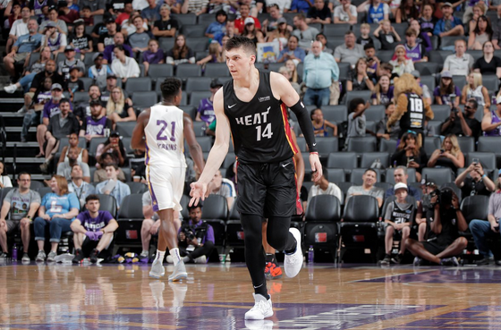 对米兰与莫 对米兰与莫