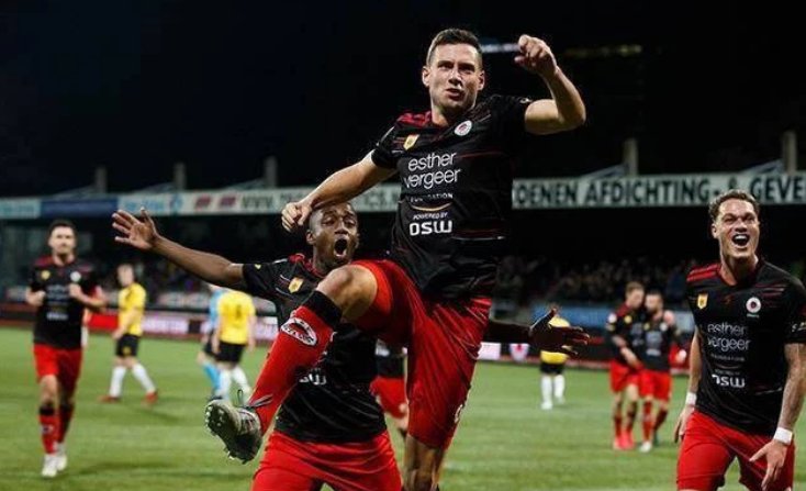 在缺乏合同 在缺乏合同