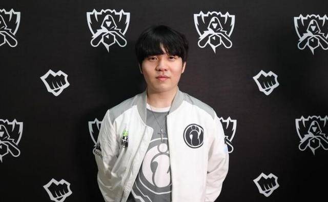 球氛围中 球氛围中